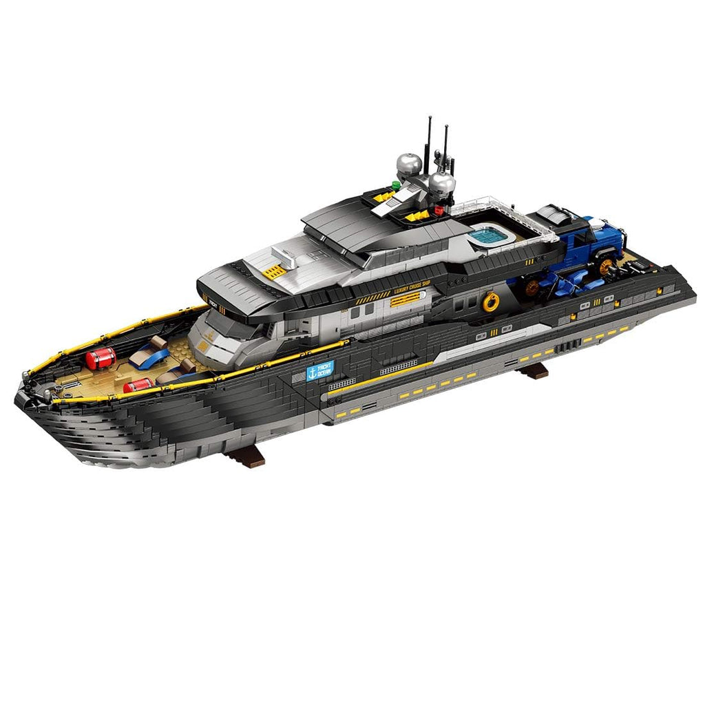 BrickCraftWorks 1/30 Scale Luxury Super-Yacht Model Building Block Set, Cruise Ship Building Toy Set with Functional Propeller, Collectible Display Decorations Gift (4421PCS)