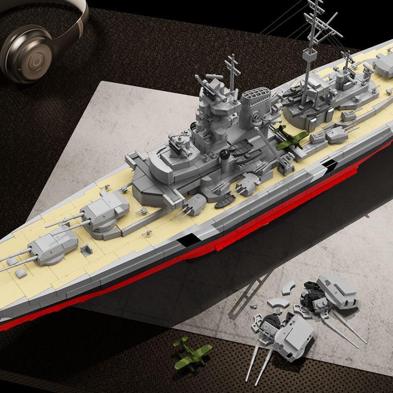 FULHOLPE Bismarck Class Battleship Building Blocks Set, 1:300 MOC Military Warship Model Bricks Construction Toy Compatible with Major Brands - 2686 Pieces