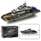 BrickCraftWorks 1/30 Scale Luxury Super-Yacht Model Building Block Set, Cruise Ship Building Toy Set with Functional Propeller, Collectible Display Decorations Gift (4421PCS)